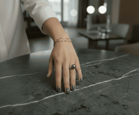 Wit gouden akoya ring met 0.10ct. diamant