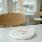 Gouden parel ring in bloem model