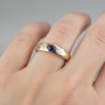 Gouden ring met saffier met diamant