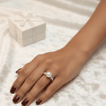 Gouden ring met parel en diamanten