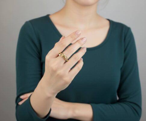 Christian fantasie ring met 0.01ct.