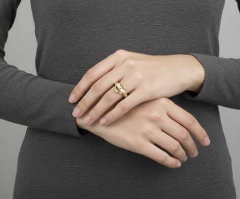 Christian ring met diamant 0.015ct.