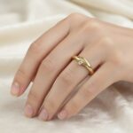 14 karaat gouden ring met 0.02ct.