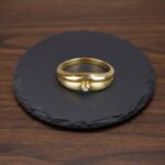 14 karaat geel gouden ring met 1 diamant