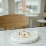 Geel gouden ring met 3 diamanten