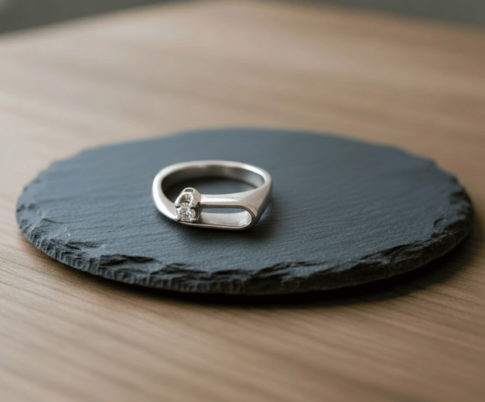 Wit gouden ring met solitaire 0.08ct.