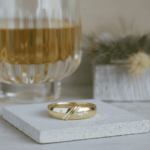 Geel gouden fantasie ring met 2 briljanten