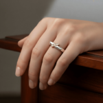 Bicolor gouden ring met 0.06ct.