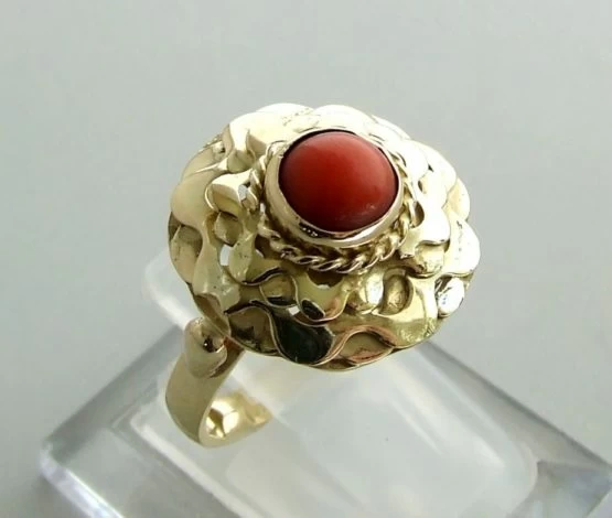 Geel gouden bloedkoraal ring