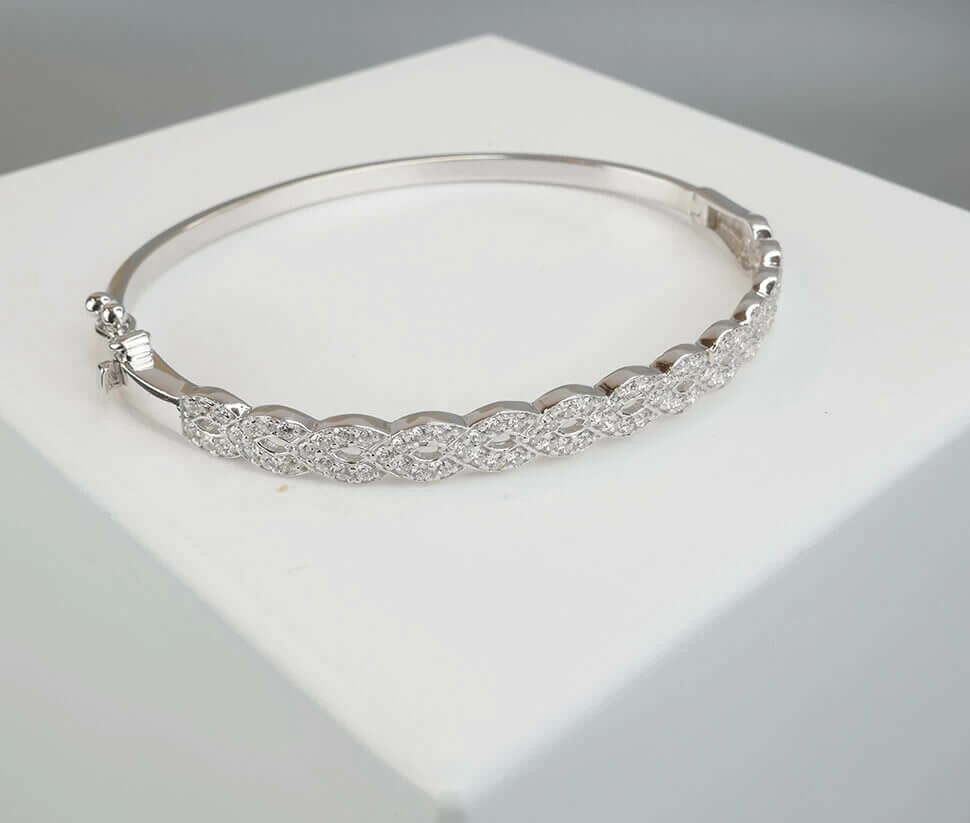 Wit gouden slavenarmband met zirkonia