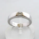 18 karaat wit gouden ring met diamant