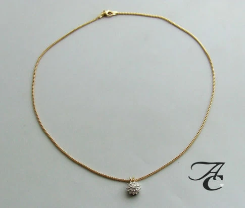 Gouden collier en hanger met briljanten