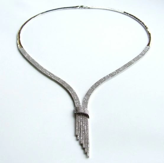 Wit gouden collier met zirkonia Wit gouden collier met zirkonia