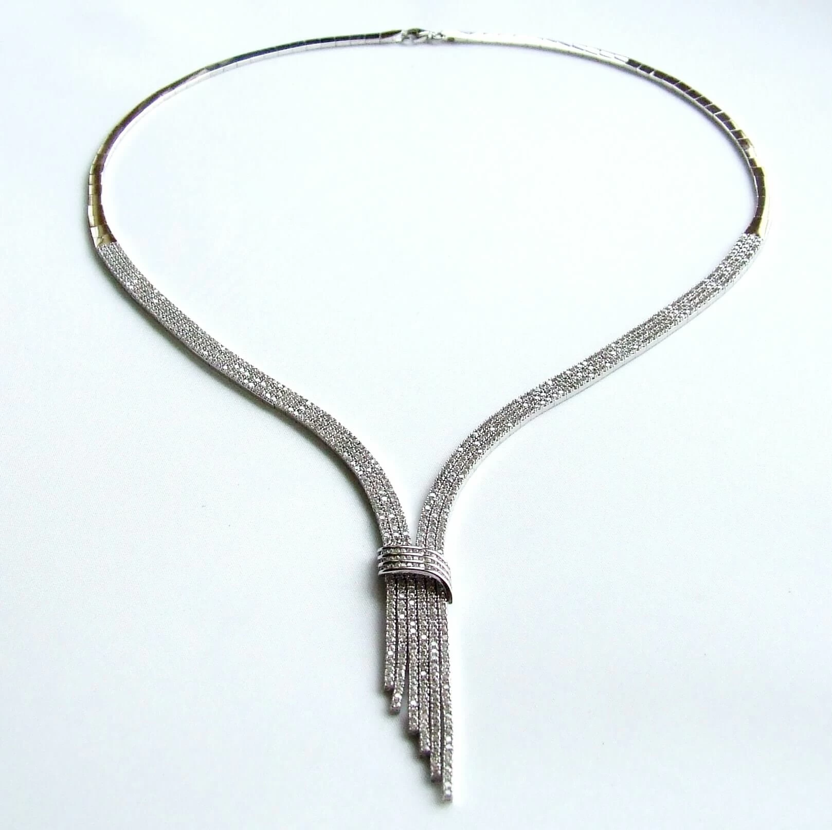 Wit gouden collier met zirkonia