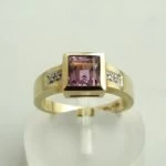Geel gouden ring met amethyst