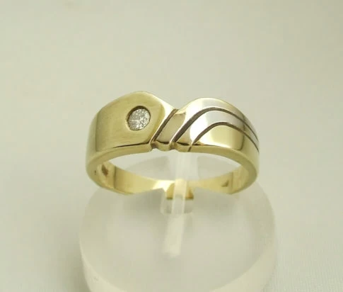 Bicolor gouden ring met briljant 0.10 ct.