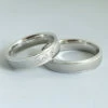 Wit gouden trouwring met briljanten