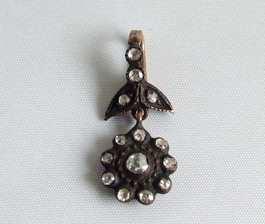 Gouden hanger met roosdiamant