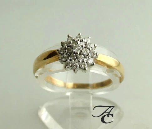 Bicolor ring met briljanten 0.20 ct.