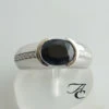 Wit gouden ring met briljanten en saffier