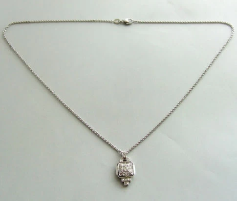 Gouden collier en art-deco hanger met briljant