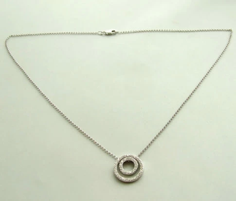 Wit gouden collier met diamanten hanger