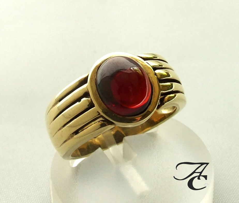 Atelier Christian gouden ring met granaat