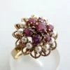 Gouden ring met robijn en parel