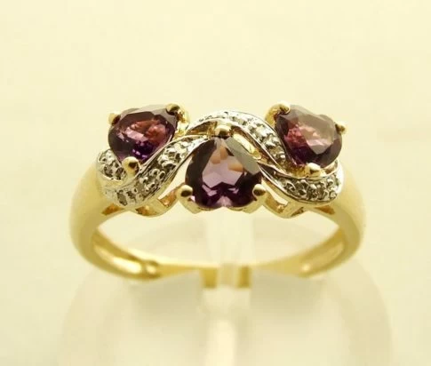 Gouden ring met amethyst en diamant