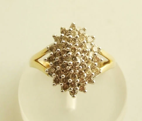 Geel gouden ring met briljant geslepen diamanten