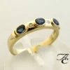 Gouden ring met briljant en saffier