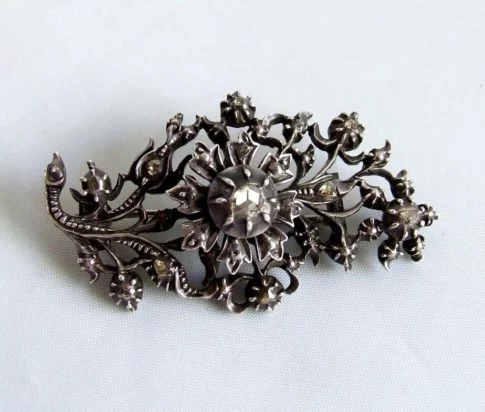 Antieke broche met roosdiamant