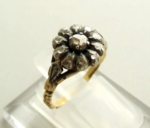 Geel gouden ring met roosdiamant