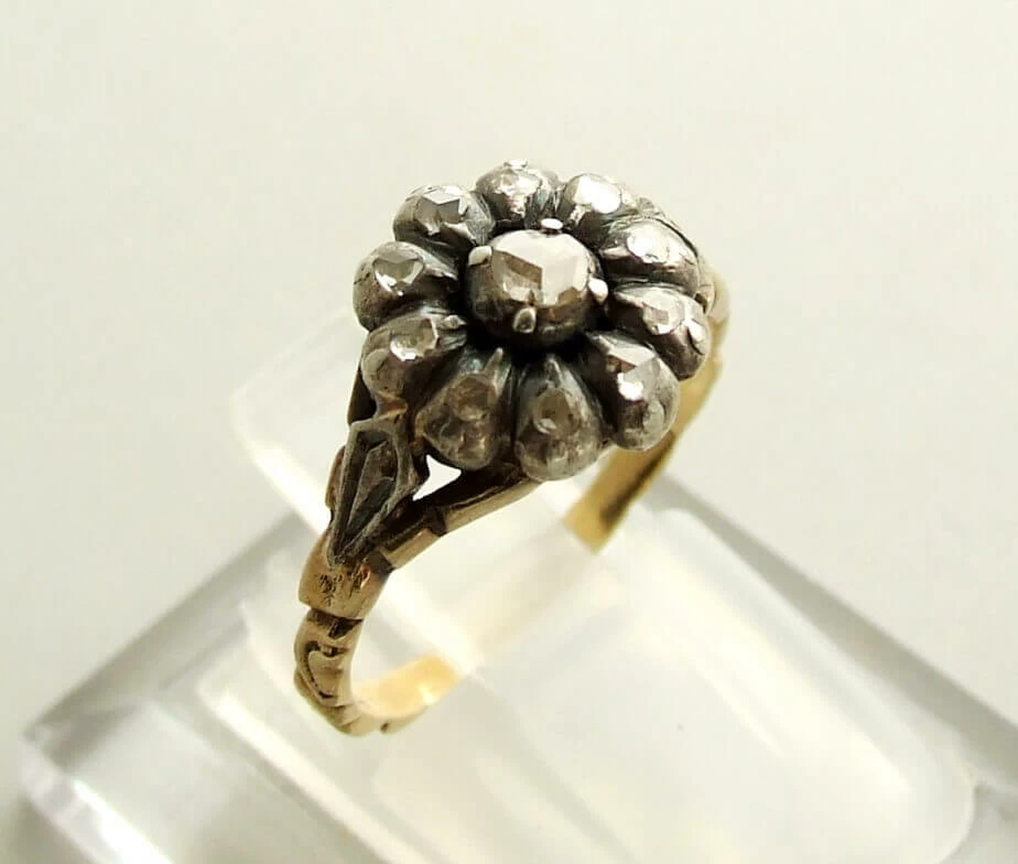 Geel gouden ring met roosdiamant