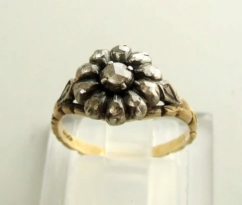 Geel gouden ring met roosdiamant