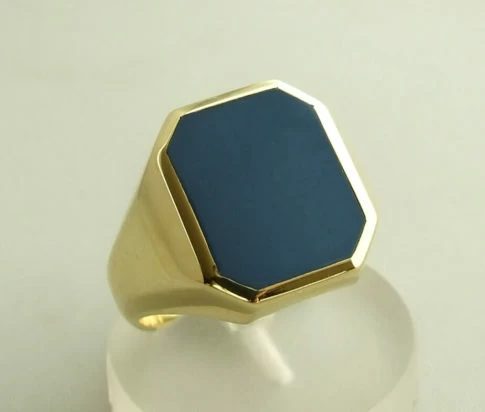 Gouden ring met lagensteen