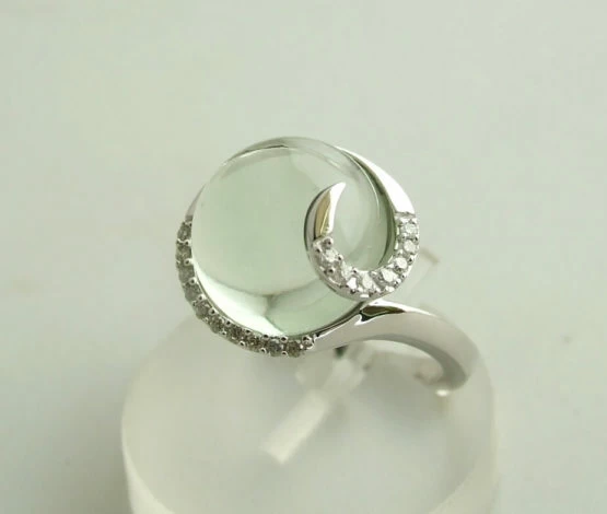 Wit gouden ring met beryl en diamant Wit gouden ring met beryl en diamant