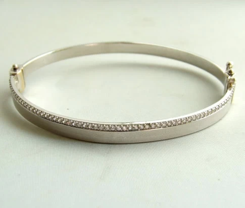14 karaat wit gouden Christian slavenarmband met zirkonia
