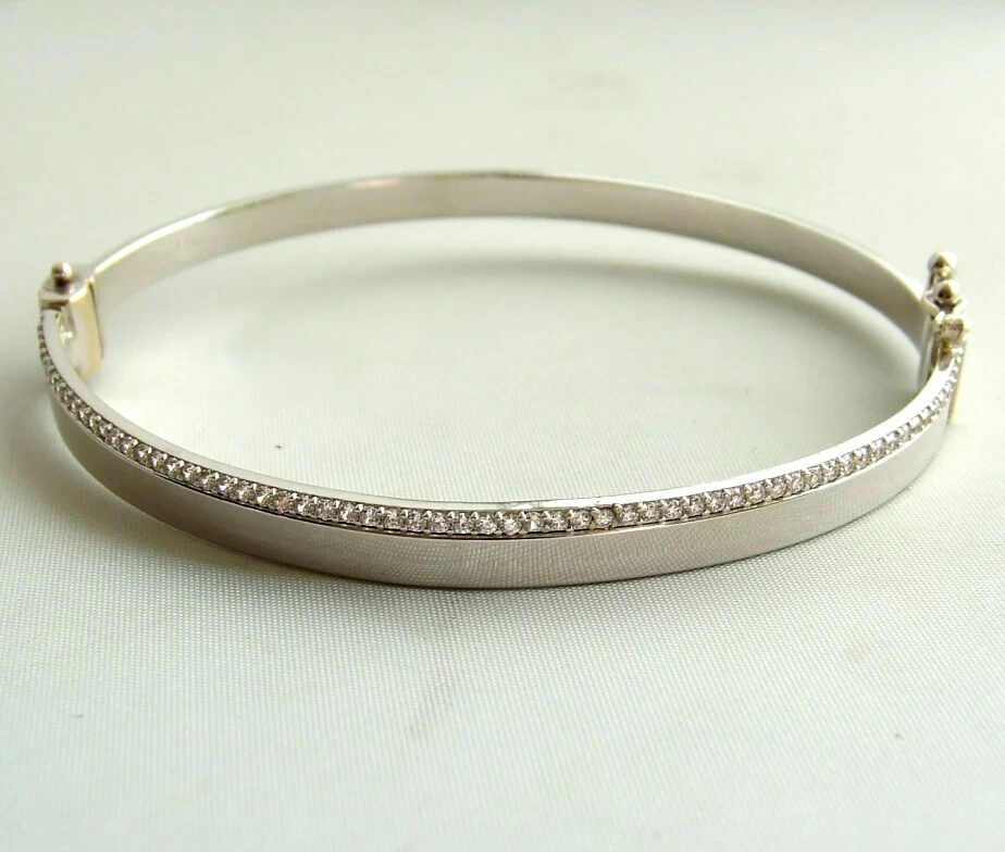 14 karaat wit gouden Christian slavenarmband met zirkonia