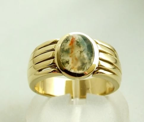 Gouden ring met mos agaat