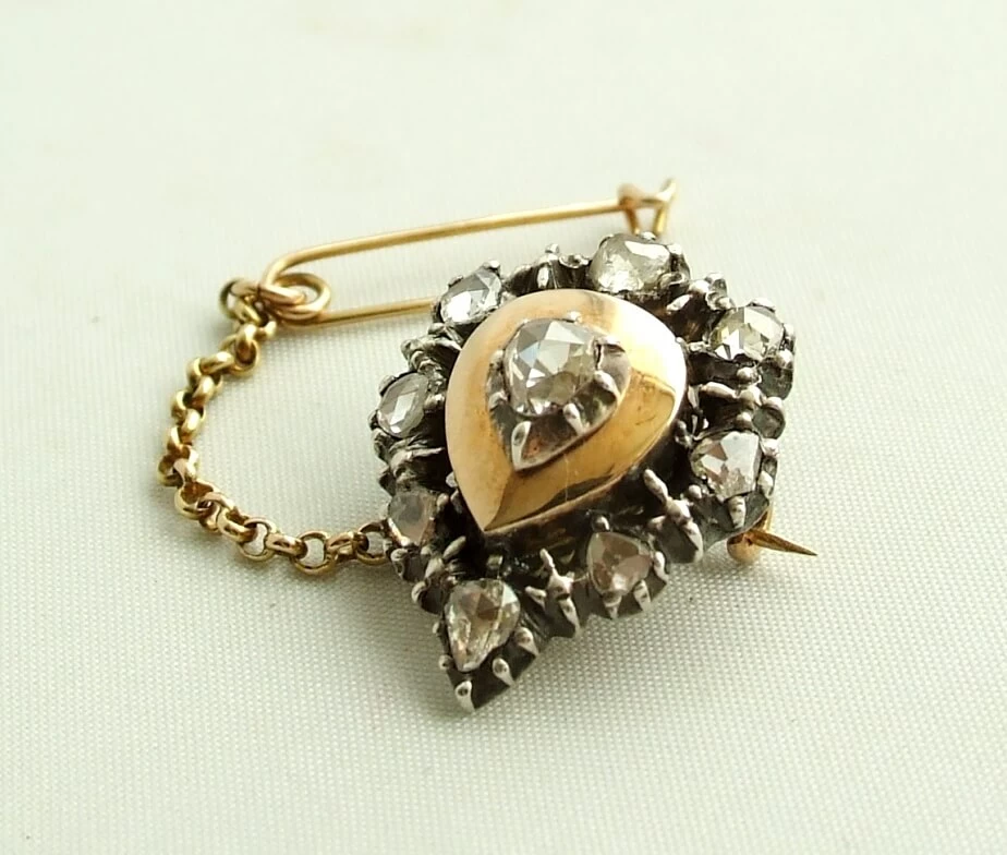 Antieke broche met diamant