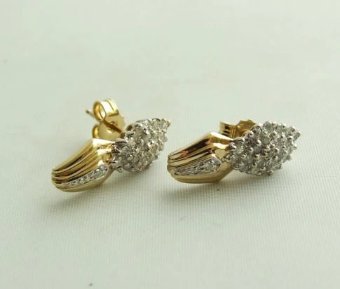 Geel gouden diamanten oorbellen