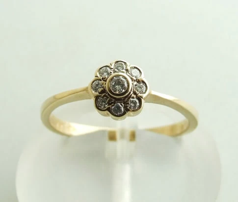 Geel gouden rozet ring met diamant