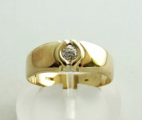 Geel gouden zirkonia ring