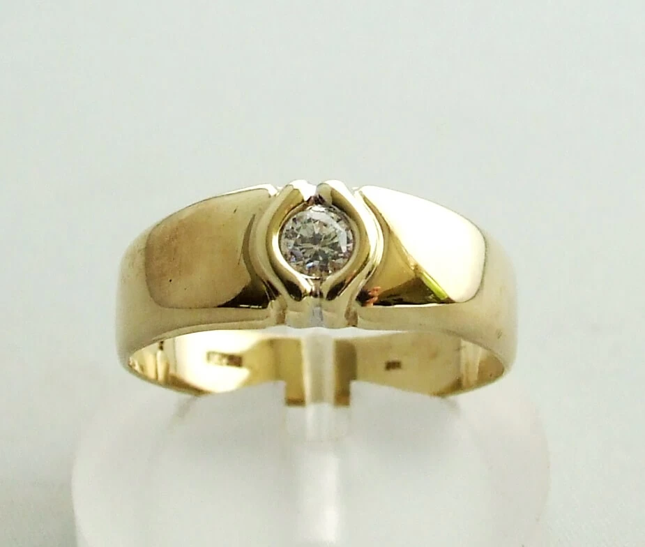 Geel gouden zirkonia ring