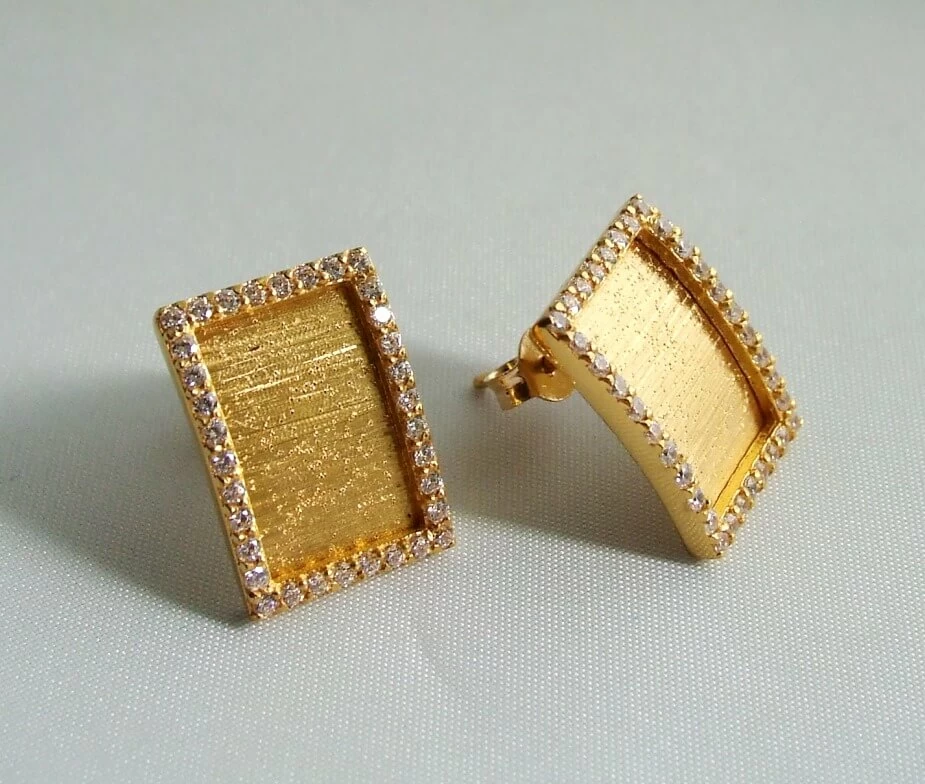 22 karaat gouden oorbellen met zirkonia