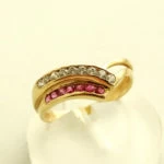 Gouden ring met robijn en zirkonia Gouden ring met robijn en zirkonia