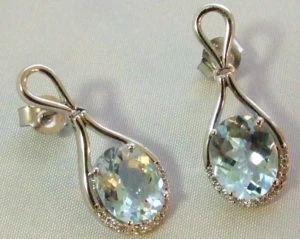 Gouden oorbellen met aquamarijn en diamant