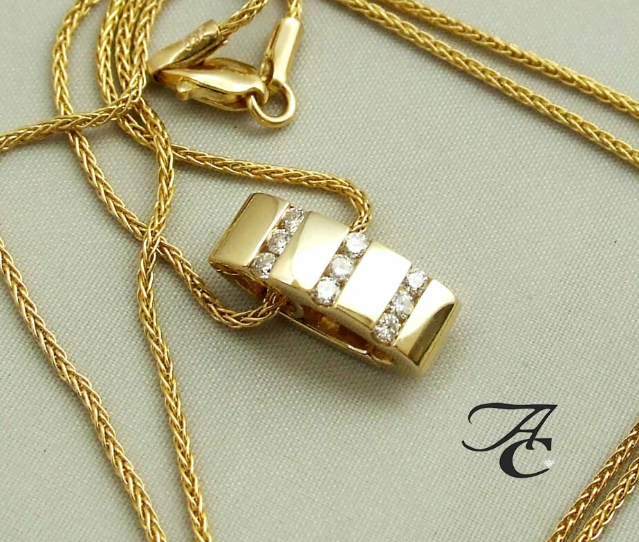 Geel gouden collier en hanger met diamanten