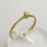 Zespoots gouden ring met zirkonia